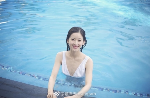 Ngất ngây với nhan sắc của mỹ nhân Hoa ngữ trong bộ đồ bơi