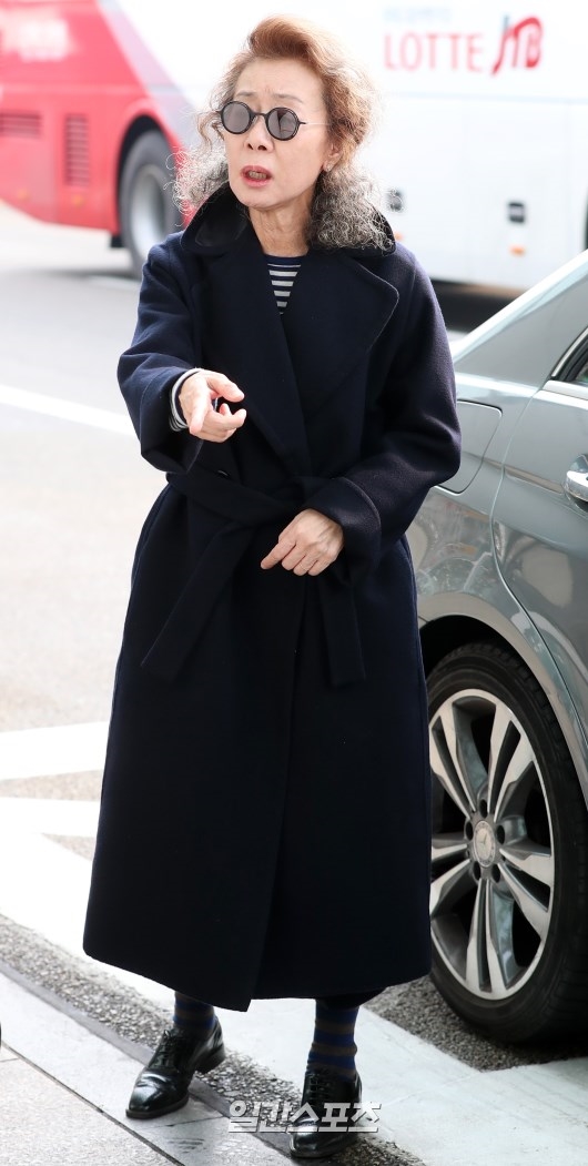 Park Seo Joon và đoàn quay show mới ra sân bay đi nước ngoài quay phim