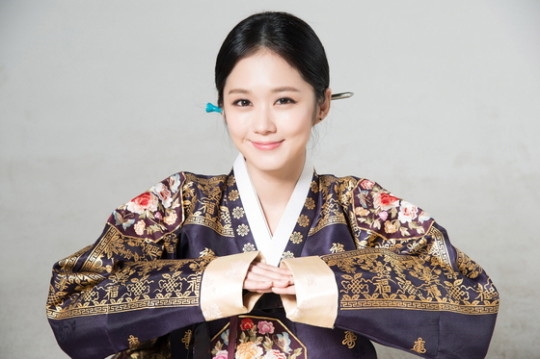 'Người đẹp không tuổi' Jang Na Ra và tấm lòng cao cả