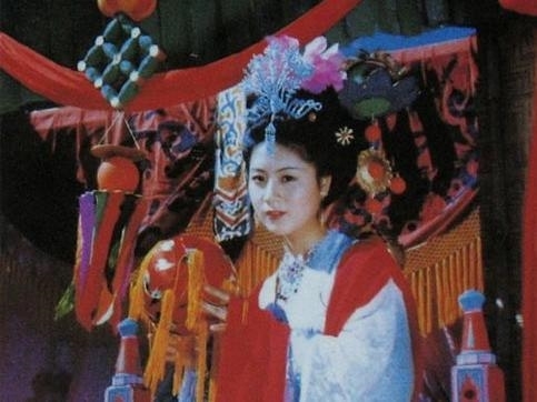 Đường Tăng nhỏ tuổi nhất Tây Du Ký 1986 vừa lộ diện đã gây bão mạng