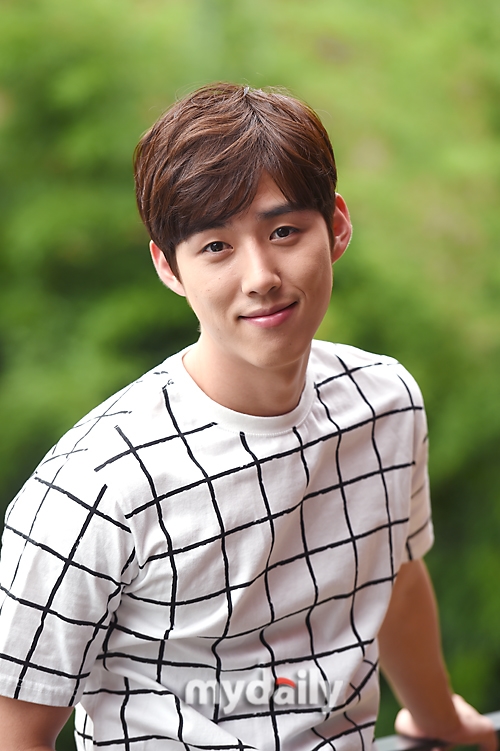 Baek Sung Hyun thông báo nhập ngũ đầu tháng 1 năm sau