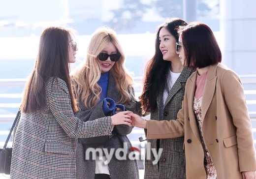 T-Ara sang chảnh, mặc đẹp biến sân bay thành sàn trình diễn thời trang