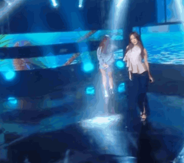 Những khoảnh khắc làm nên lịch sử của các nữ thần Kpop