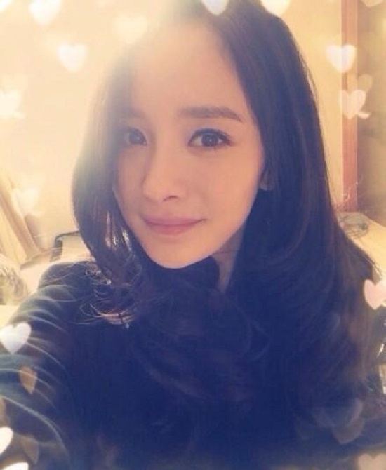 Bằng chứng chứng minh Dương Mịch là nữ hoàng "nghiện" selfie nhất Cbiz