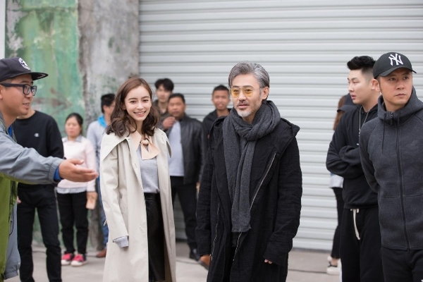 AngelaBaby khiến fan dậy sóng với loạt ảnh hậu trường phim mới