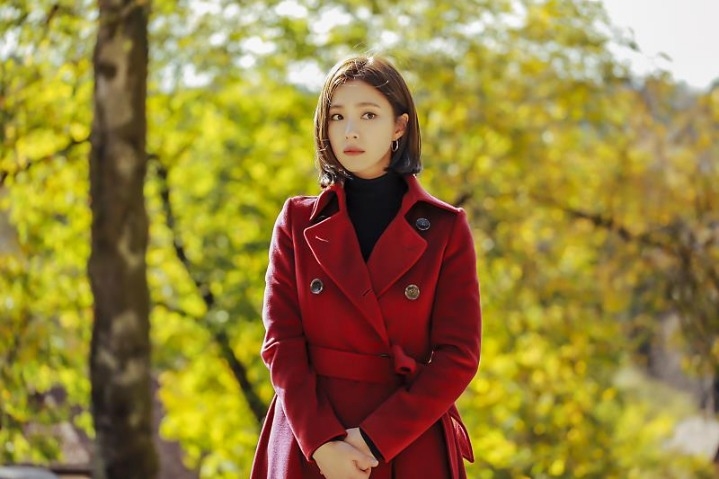 Shin Se Kyung với tạo hình cổ trang trong phim mới Black Knight
