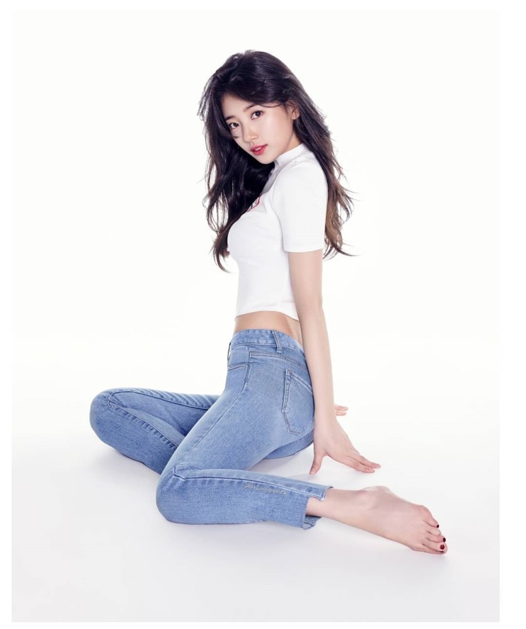 Chiếc áo thun đang được các idol nữ ưa mặc