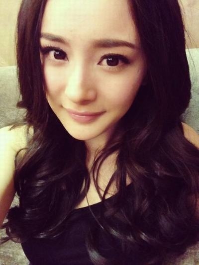 Bằng chứng chứng minh Dương Mịch là nữ hoàng "nghiện" selfie nhất Cbiz