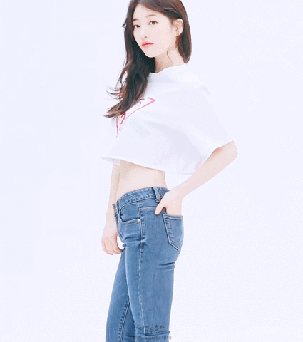 Chiếc áo thun đang được các idol nữ ưa mặc