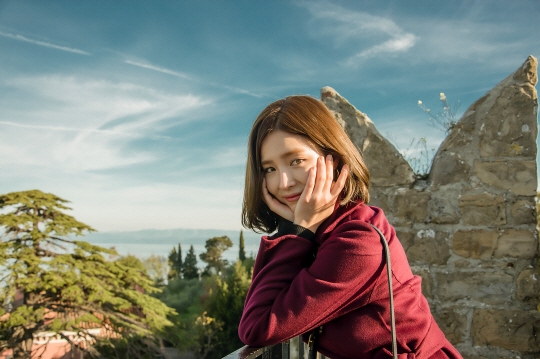 Shin Se Kyung với tạo hình cổ trang trong phim mới Black Knight