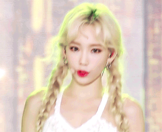 Những khoảnh khắc làm nên lịch sử của các nữ thần Kpop