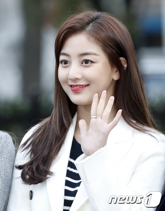 Dàn trai xinh gái đẹp Kpop đến KBS ghi hình cho Music Bank