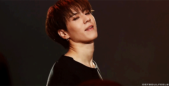 Khoảnh khắc huyền thoại của các idol nam Kpop