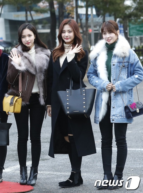 Dàn trai xinh gái đẹp Kpop đến KBS ghi hình cho Music Bank