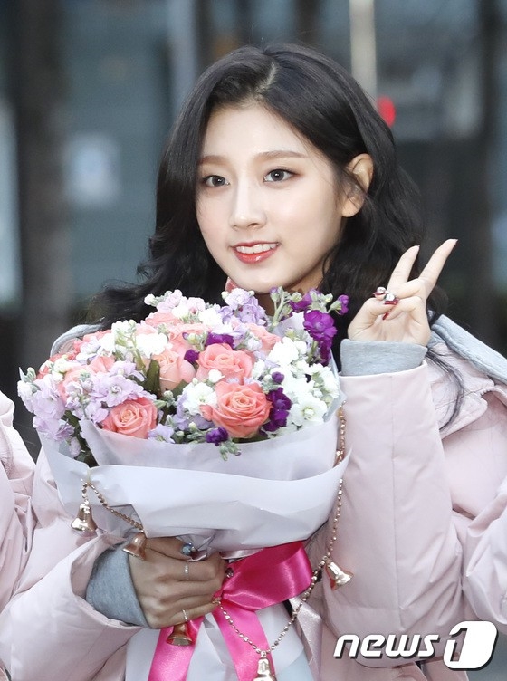 Dàn trai xinh gái đẹp Kpop đến KBS ghi hình cho Music Bank