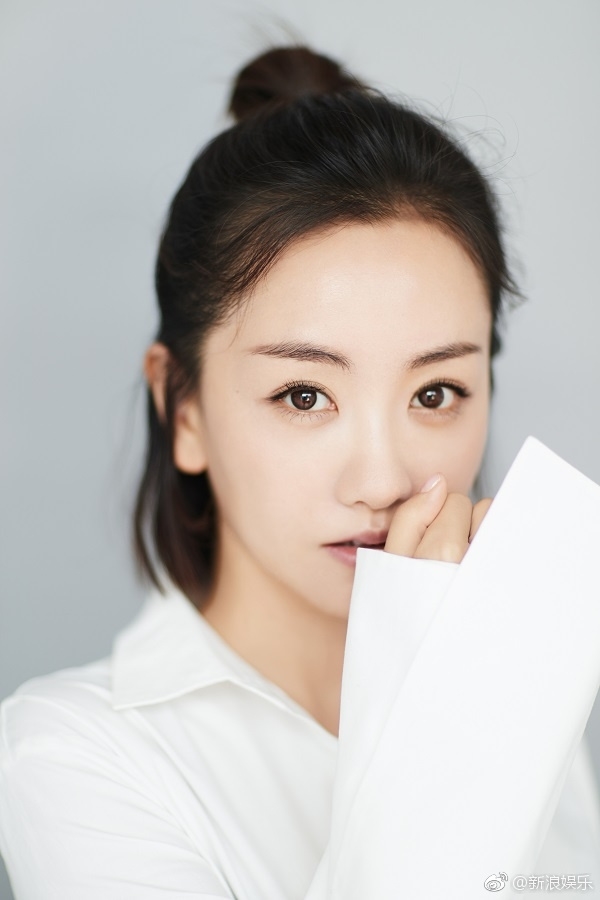 Dương Dung gián tiếp ám chỉ tuổi thơ bị lạm dụng