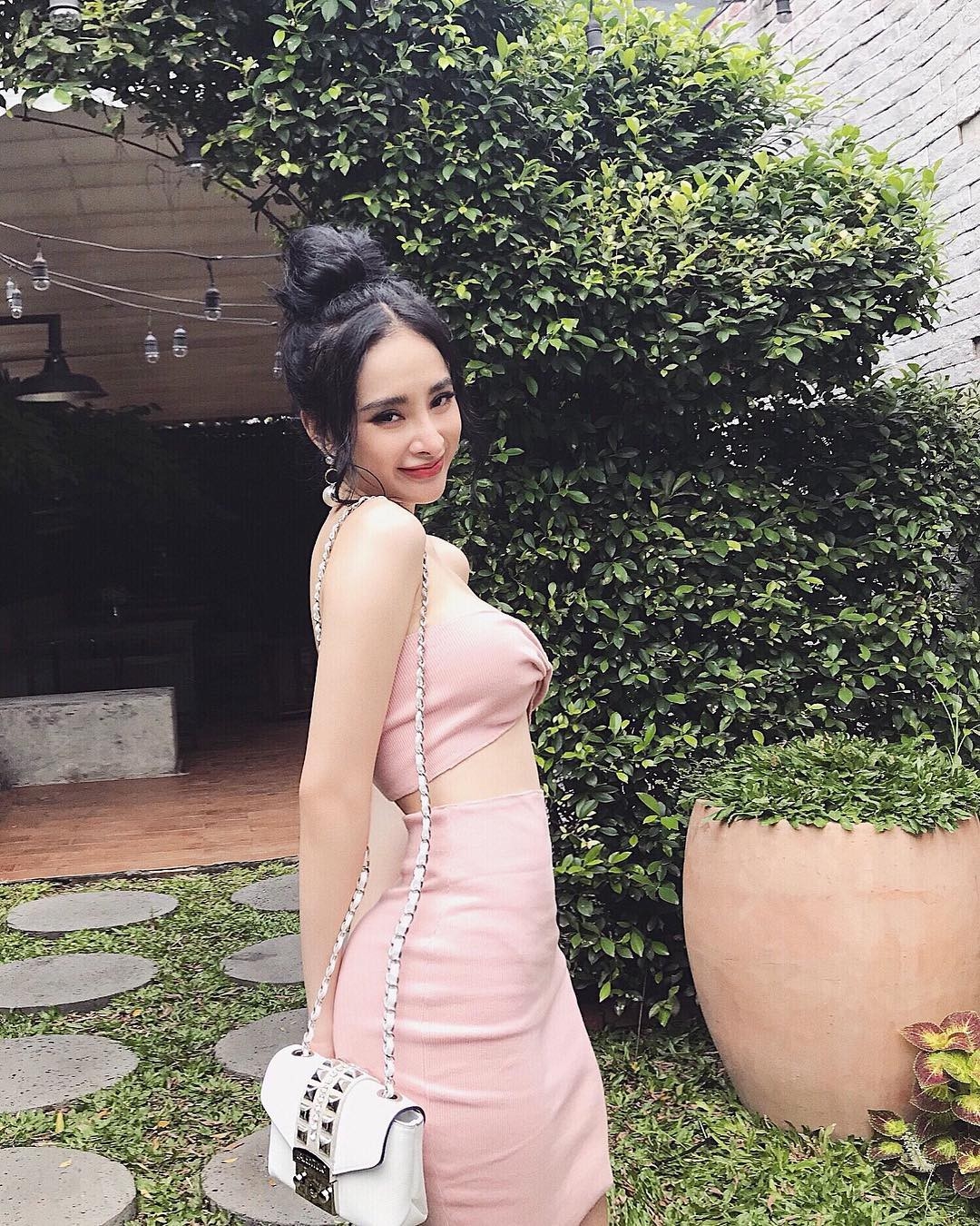 Hình ảnh giống hệt Nicki Minaj của Angela Phương Trinh