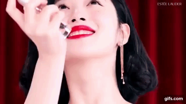 Sulli xinh như Bạch Tuyết trong clip quảng cáo mỹ phẩm mới