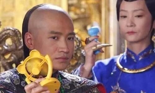 Nỗi khổ sâu kín khi quay phim “trái mùa” của diễn viên Hoa Ngữ