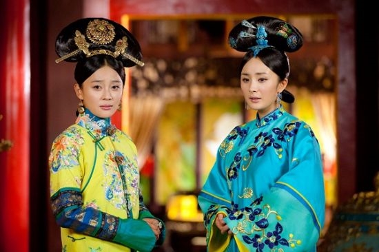 Loạt tạo hình cổ trang trong màu áo thanh y của Dương Mịch
