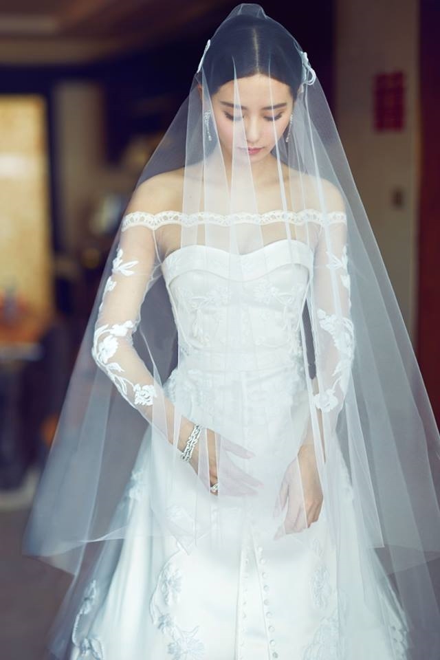 Những khoảnh khắc đẹp được của sao Hoa ngữ mà ít người biết