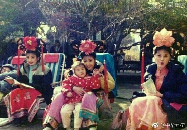 Nỗi khổ sâu kín khi quay phim “trái mùa” của diễn viên Hoa Ngữ
