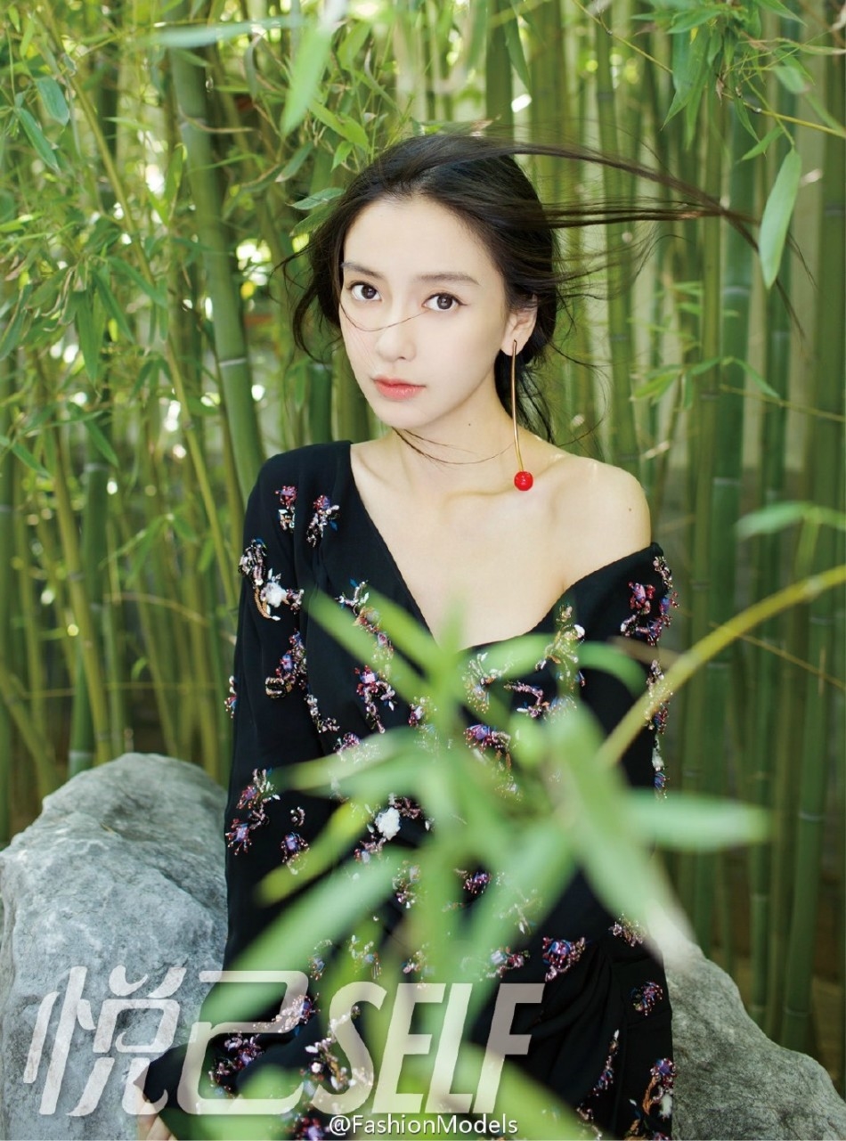 Khi mỹ nhân Hoa ngữ 'khoe vai hờ hững': Ai khiến dân tình ngất ngây?