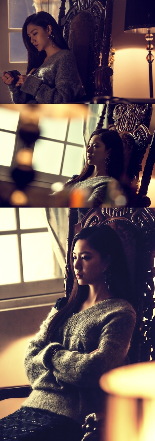 Black Knight tung poster, Shin Se Kyung lại đơ và vô hồn như cũ