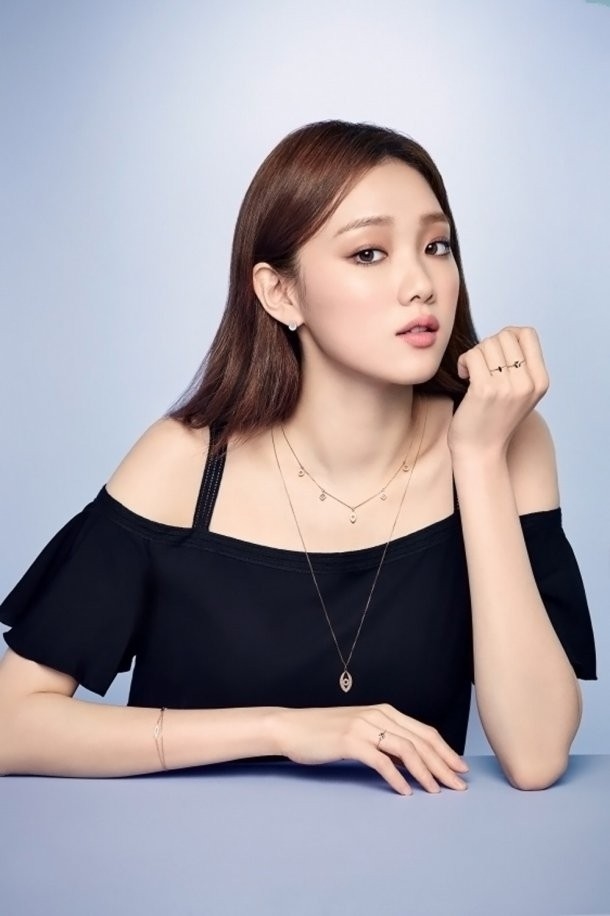 Khi mỹ nhân Hàn khoe vai hờ hững: đẳng cấp của sự gợi cảm và hoàn hảo