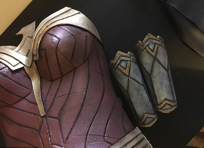 Cô gái hot nhất MXH nhờ cosplay Wonder Woman bằng thứ này