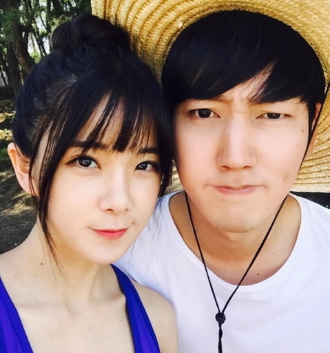 Những cặp đôi yêu gây sốc showbiz Hàn khi tuyên bố hẹn hò