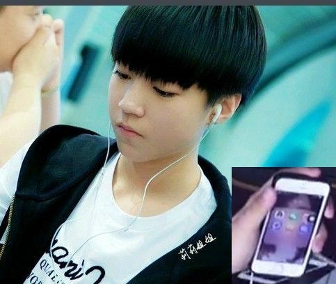Sau 3 năm làm fan bự rốt cuộc Vương Tuấn Khải cũng được ngồi cùng idol