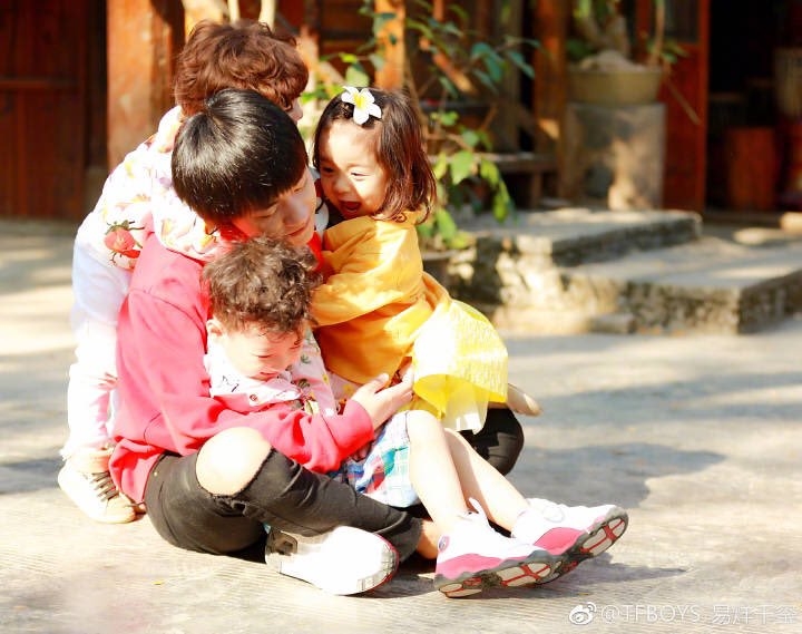 Dịch Dương Thiên Tỉ, 17 tuổi mà đã soái đến độ này rồi!