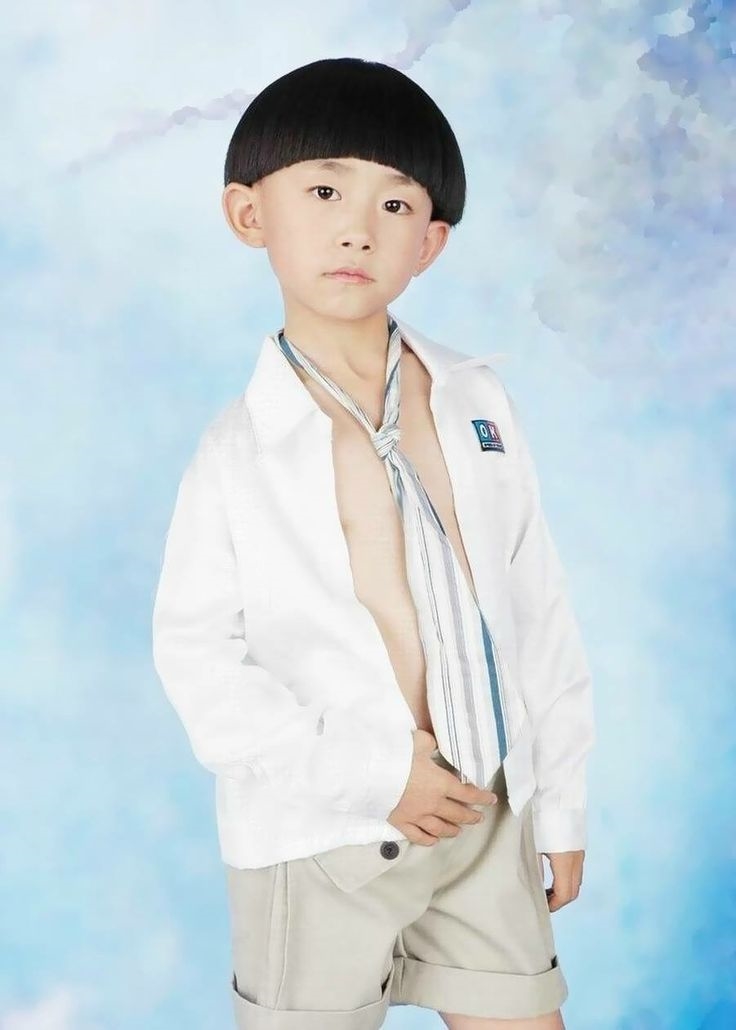 Dịch Dương Thiên Tỉ, 17 tuổi mà đã soái đến độ này rồi!