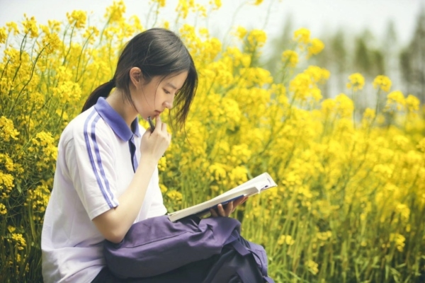 Khi mỹ nhân Cbiz học bài: người thơ mộng tựa tranh, người như con nít