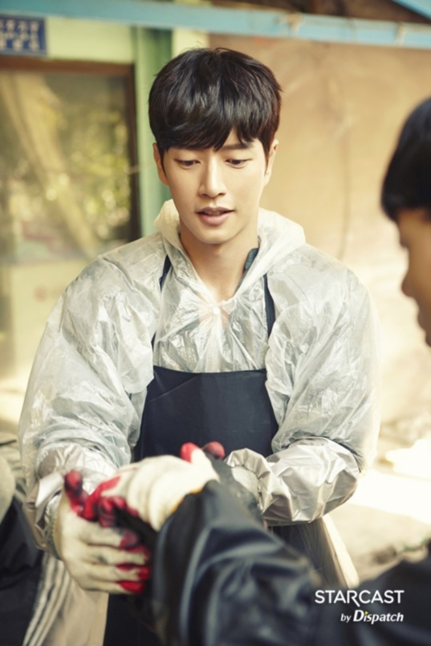 Múa đông đến, Park Hae Jin tới vùng quê nghèo phát than từ thiện