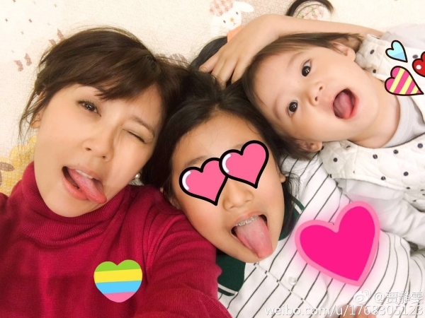 Giả Tịnh Văn từng bị con gái lớn coi là 'người lạ' vì muốn tái hôn