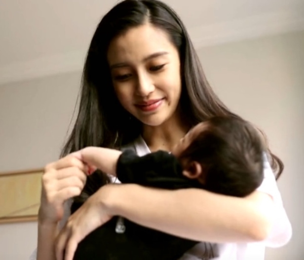 Đặt tên độc lạ cho con, dàn sao Hoa ngữ bỗng thành trò cười cho fan
