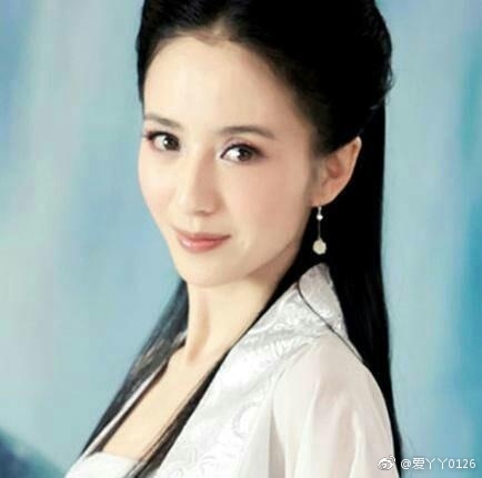 Đồng Lệ Á bất ngờ bị chê kém sắc khi hóa thân làm Tiểu Long Nữ