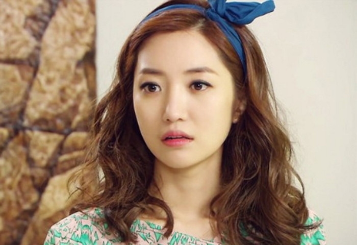 Khám phá chìa khóa cho sắc đẹp thời thượng của Go Jun Hee