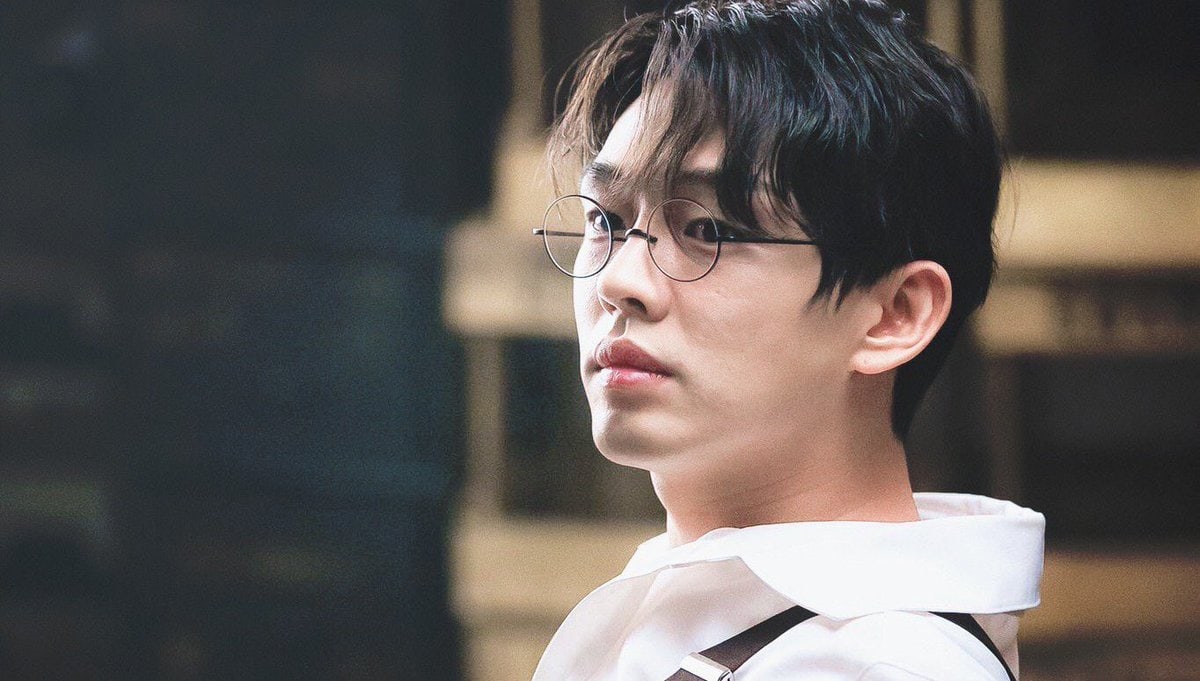 Bạn gái cũ của Big Bang T.O.P tiếp tục quấy rối tình dục Yoo Ah In