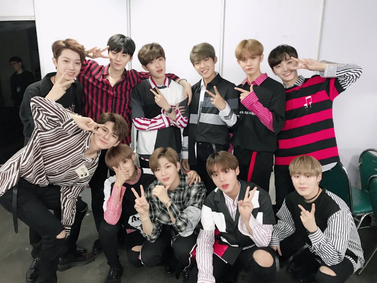 Bức ảnh chứng minh Wanna One đối xử với fan Việt hoàn toàn khác biệt