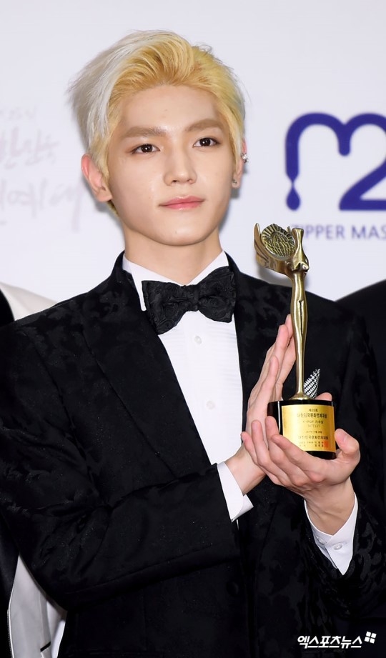 Nữ diễn viên vô danh “lấn át” dàn trai xinh gái đẹp Kpop