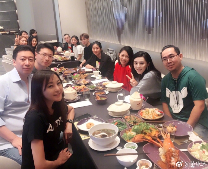 Phạm Băng Băng lần đầu tiên bị lu mờ vì nhân viên của mình