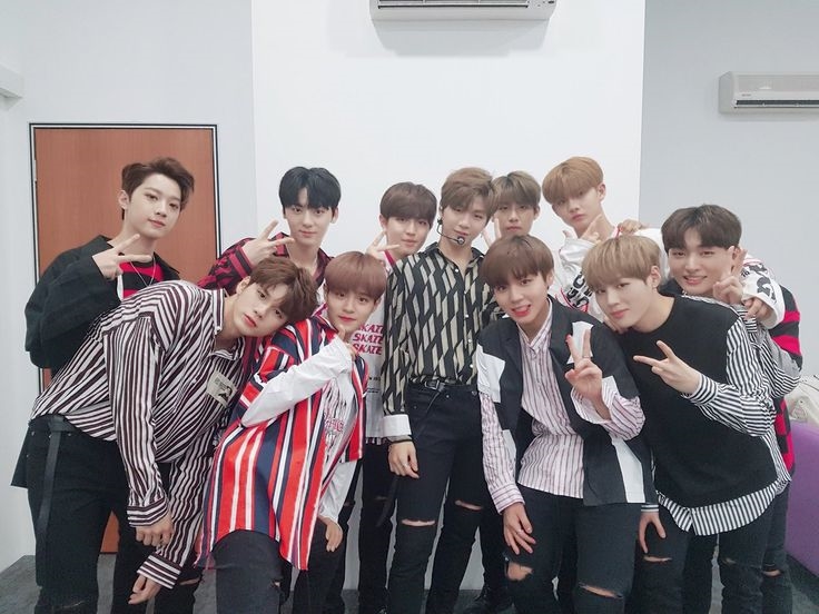 Bức ảnh chứng minh Wanna One đối xử với fan Việt hoàn toàn khác biệt