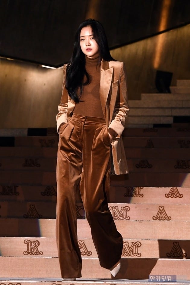 3 nữ thần Kpop Yoona, Naeun, Sunmi đọ sắc