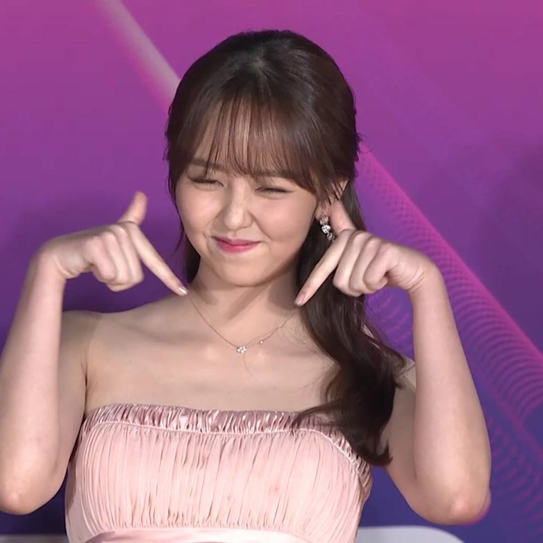 Kim So Hyun xinh đẹp và đáng yêu trên thảm đỏ MAMA 2017 tại Nhật