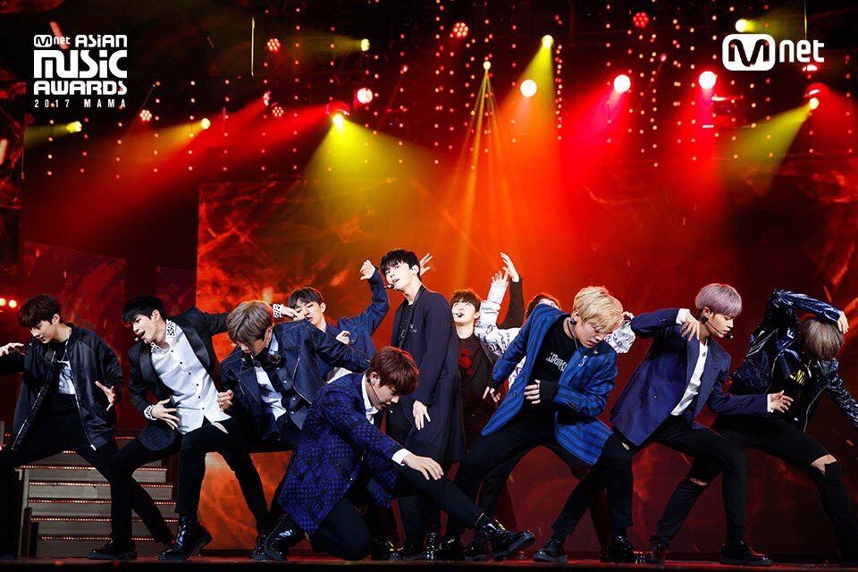 Bức ảnh chứng minh Wanna One đối xử với fan Việt hoàn toàn khác biệt