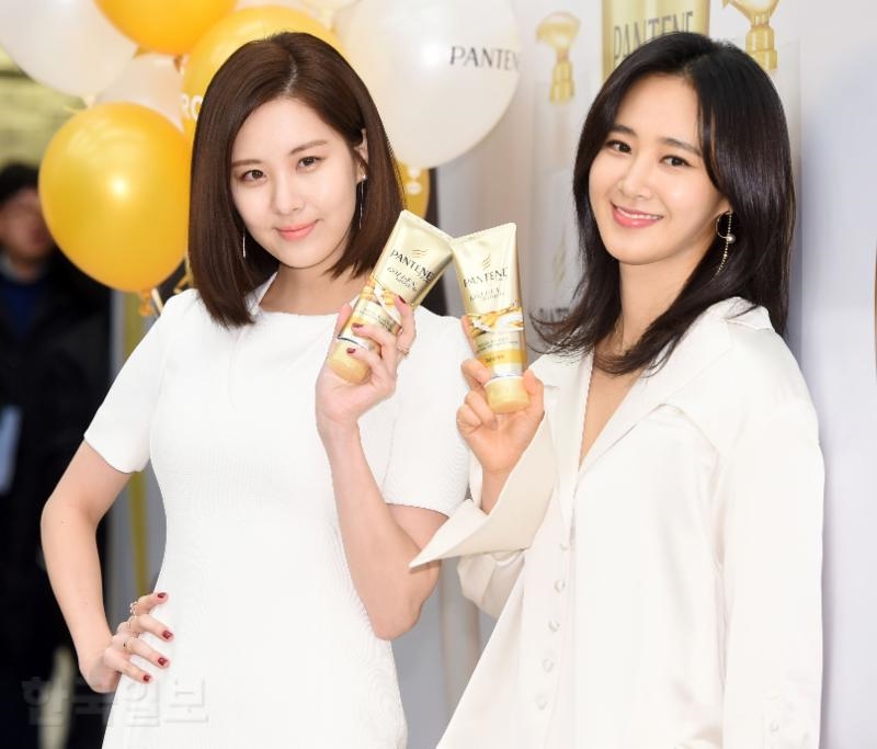 Seo Hyun (SNSD) hội ngộ thành viên Yuri tại sự kiện mới