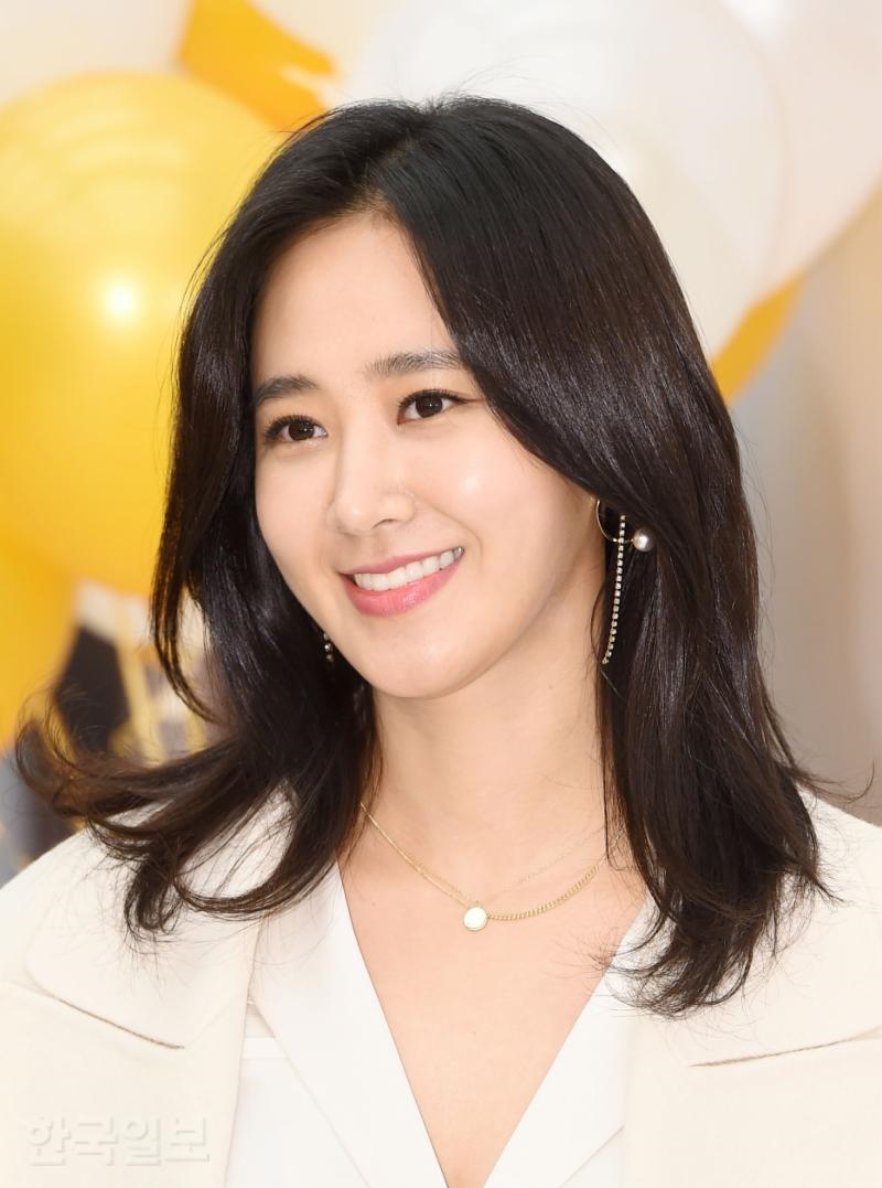 Seo Hyun (SNSD) hội ngộ thành viên Yuri tại sự kiện mới